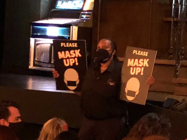 Masks Up sign